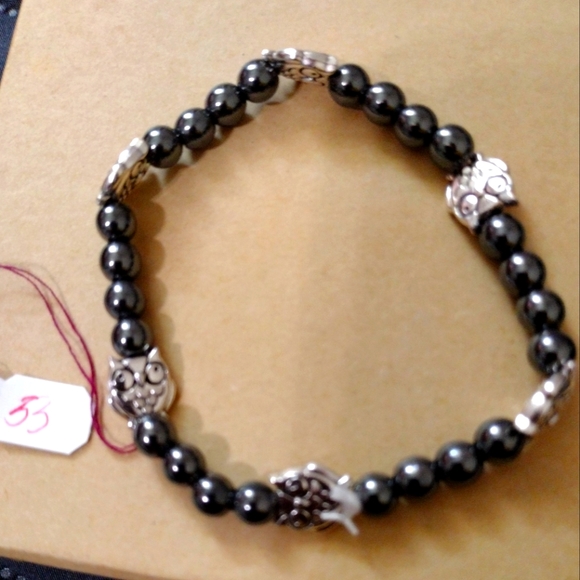 Artemis's Gems custom-made beaded bracelet with metal owls - Picture 1 of 3